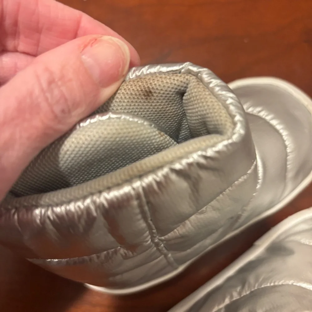 Native Shoes Chamonix Baby Boots in Silver Baby size 4